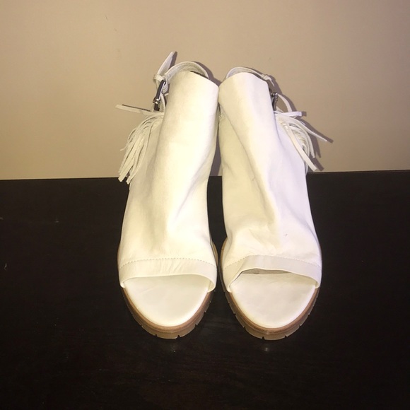 Women’s Donald Pliner heels - Picture 1 of 5